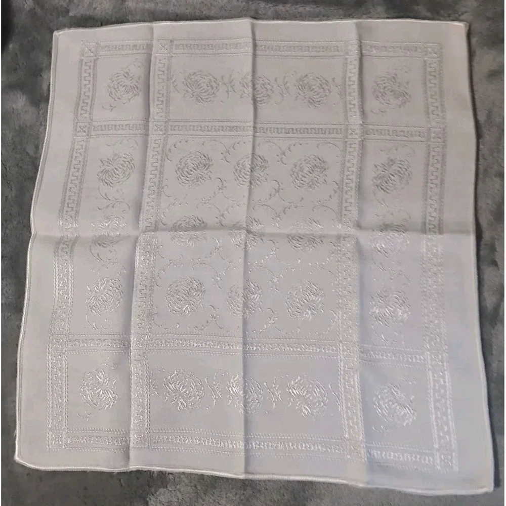 6 Vtg Damask Cloth Dinner Napkins 15‎ Inch Floral Never Used Lotus Clover Flower